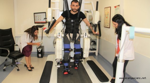 Alanya’da Robogait cihazı 550 felçli hastaya umut oldu